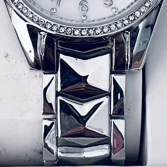 NWT Gorgeous Tahari Silver White Quartz White Dial Stainless Steel Women’s Watch main image 12